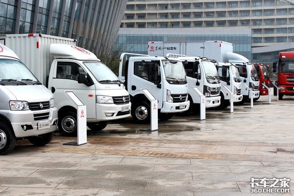 6月起东风轻型车携手货拉拉福利大奉送