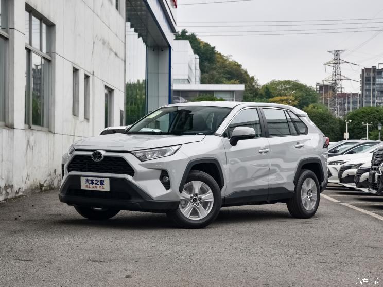 一汽丰田 RAV4荣放 2021款 2.0L CVT两驱都市版 一汽丰田 RAV4荣放 2021款 2.0L CVT两驱都市版